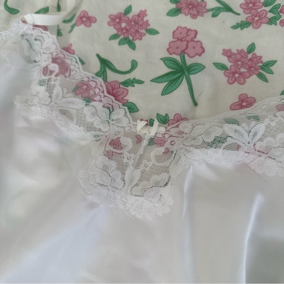 Vintage white slip top Size - Medium - Picture 2 of 2